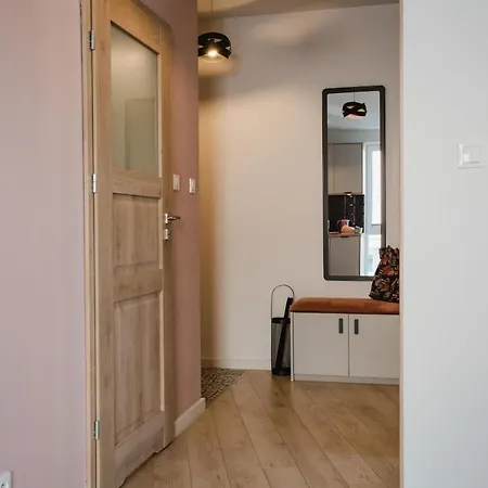 W&k - White&grey - Klimatyzacja, Faktura Vat, Netflix, Parking W Garazu, Blisko Dworca I Centrum * Košalín