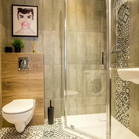 Lejlighed W&k - White&grey - Klimatyzacja, Faktura Vat, Netflix, Parking W Garazu, Blisko Dworca I Centrum