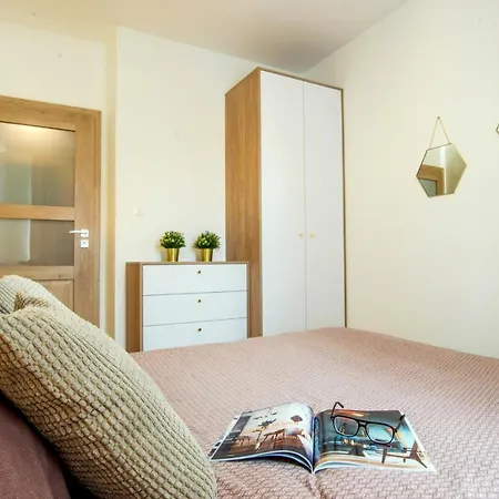 W&k - White&grey - Klimatyzacja, Faktura Vat, Netflix, Parking W Garazu, Blisko Dworca I Centrum Apartmán